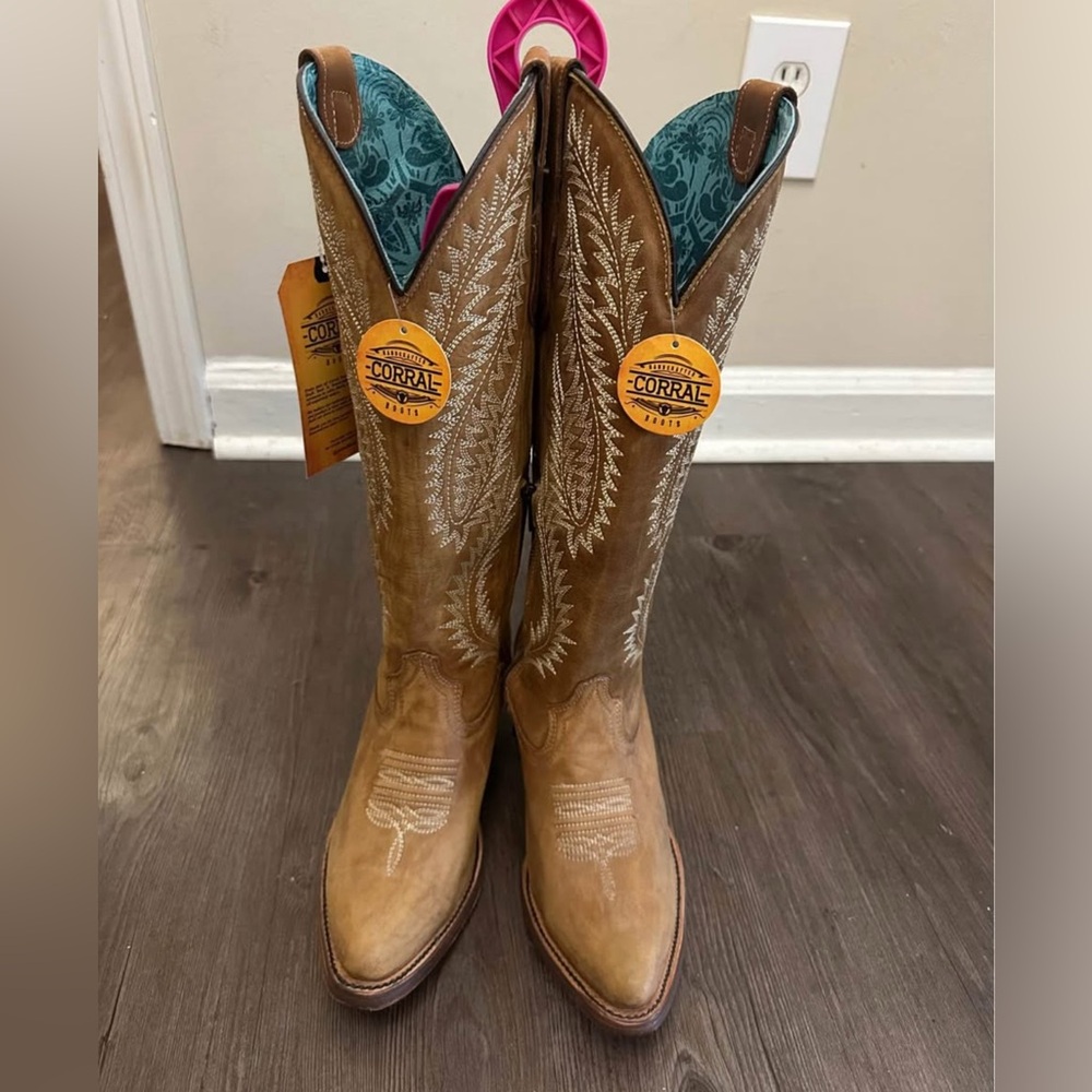 COPY - Corral Cowboy Boots Women Size 8.5 Brand New with Tags on